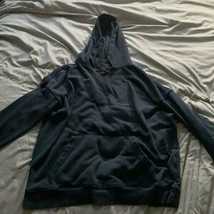 “NO BOUNDARIES” oversized fit hoodie. Payne’s grey.